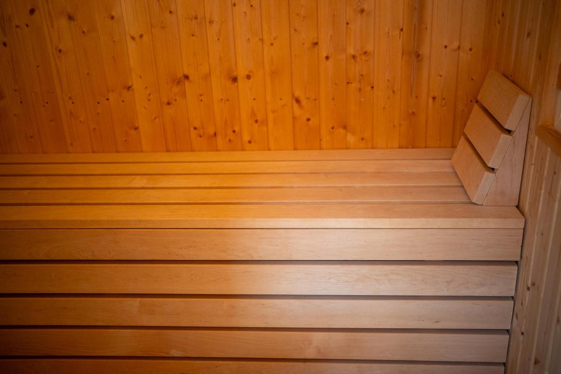 Holiday Apartmanhaz Gyula Esterno foto