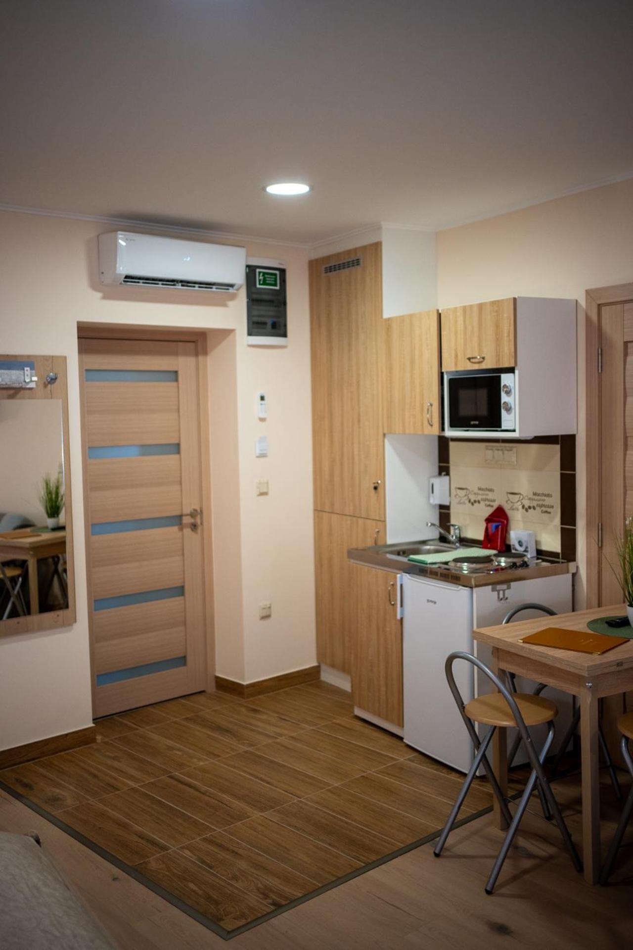 Holiday Apartmanhaz Gyula Esterno foto