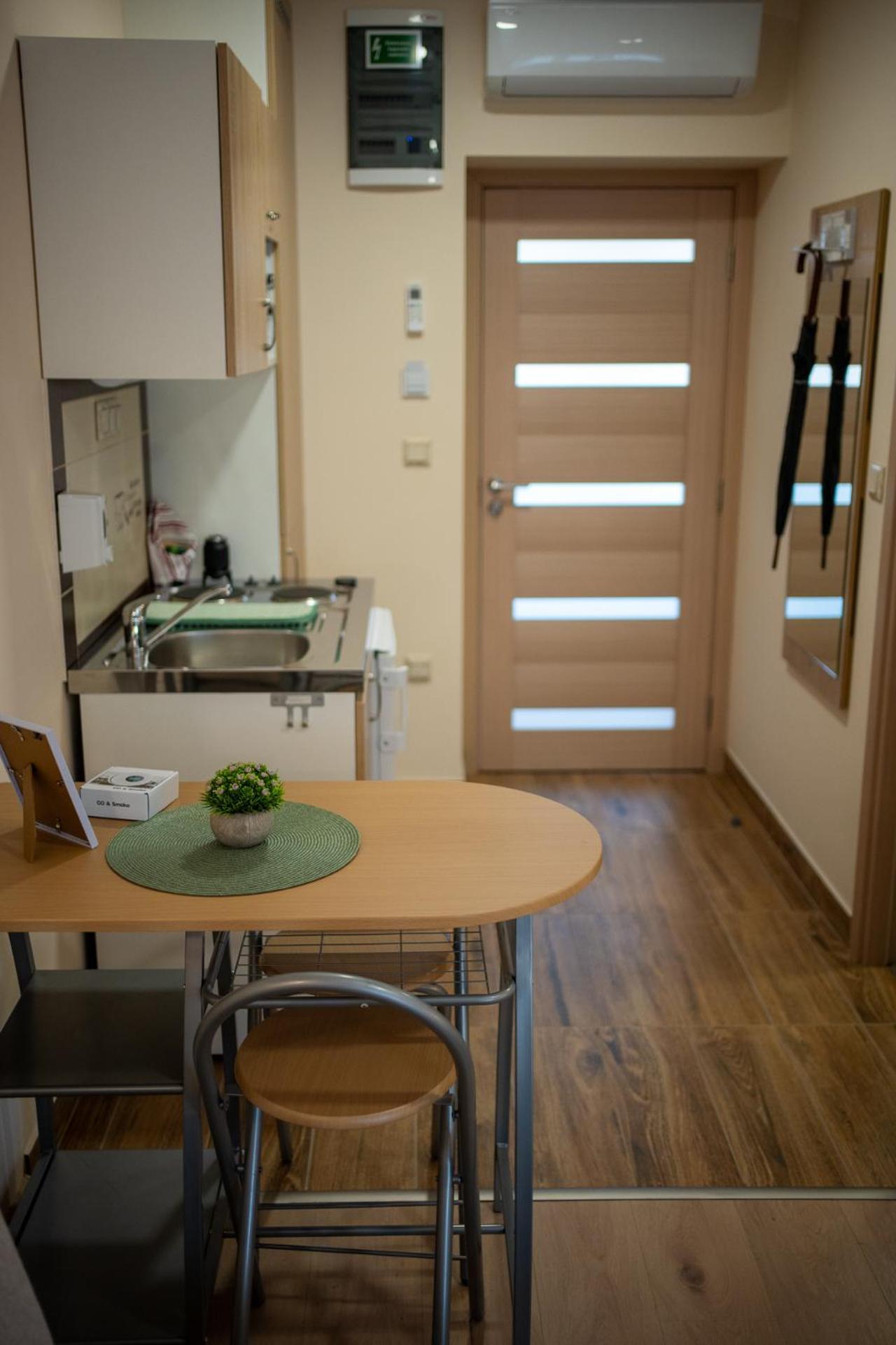 Holiday Apartmanhaz Gyula Esterno foto