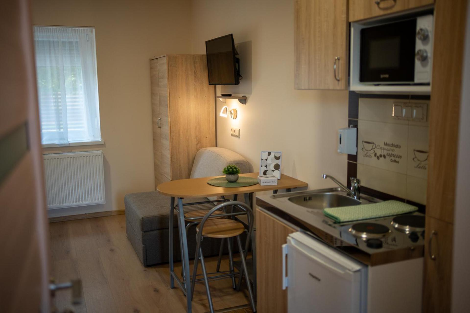 Holiday Apartmanhaz Gyula Esterno foto