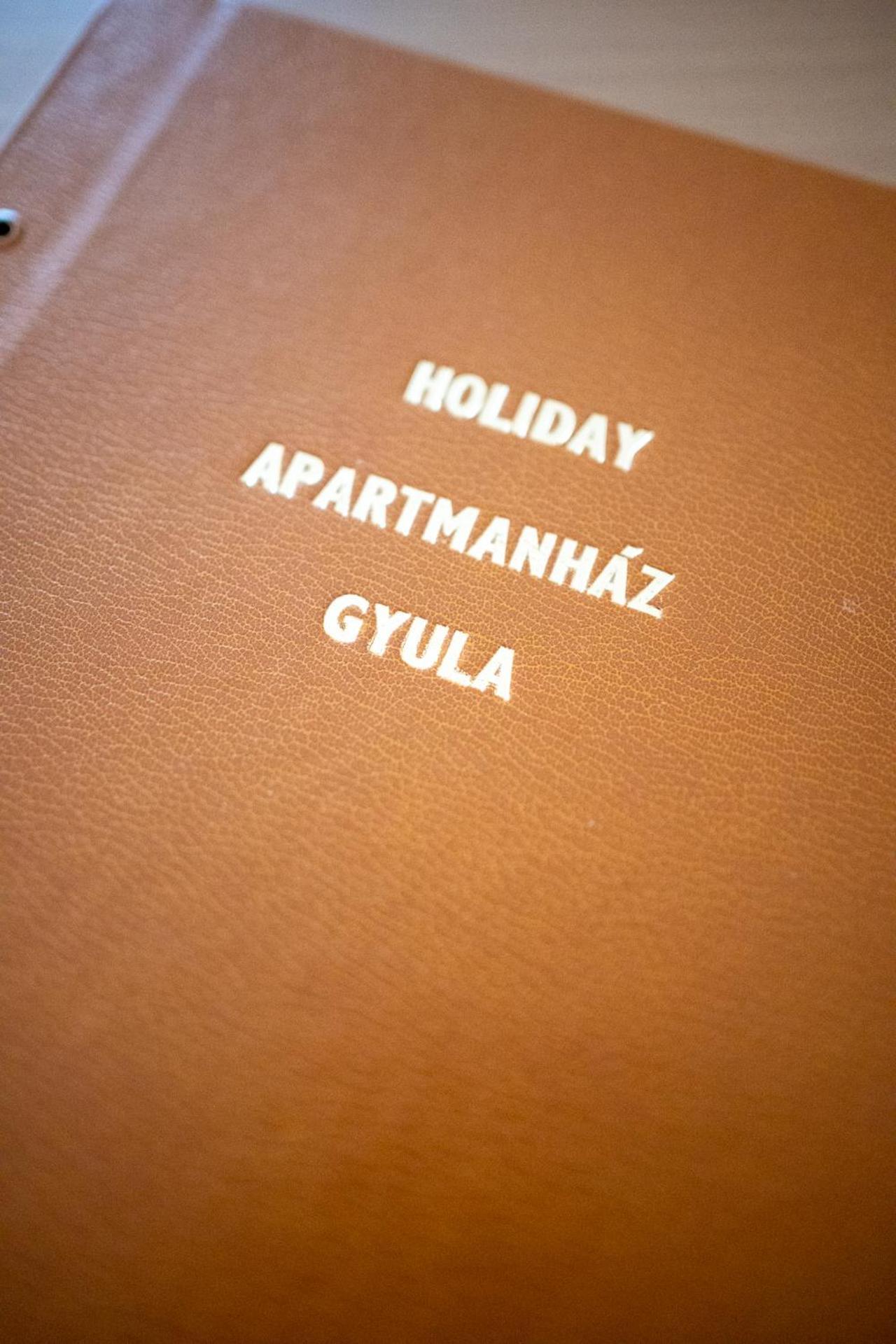 Holiday Apartmanhaz Gyula Esterno foto